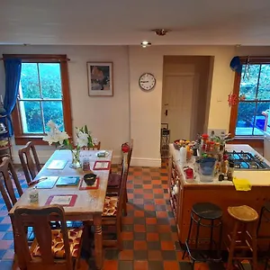Annesley Park-homestay Ap Habitación en casa particular